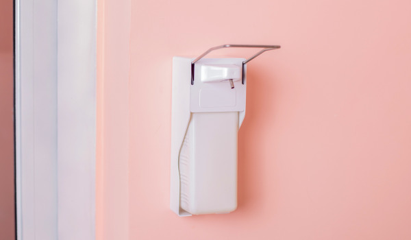 ¿Cómo instalar un dispensador de jabón líquido?