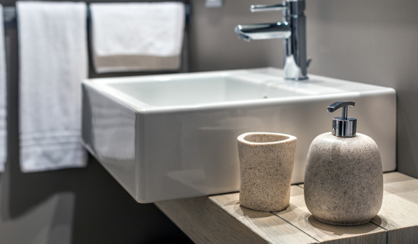 Elegantes dispensadores de jabón para tu baño