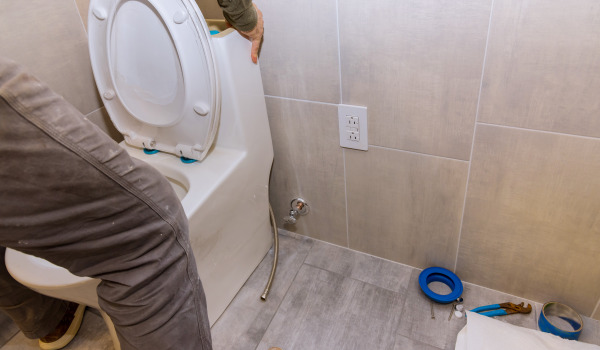 ¿A qué altura montar un bastidor empotrado para WC?