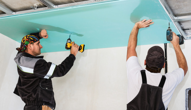 Ventajas y desventajas de un techo suspendido en el baño