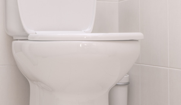 ¿Cómo medir un asiento de inodoro?