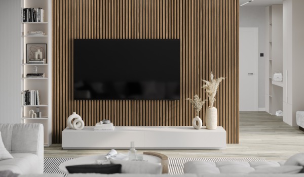 Salón con lamas en la pared