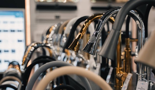 ¡Abrimos un nuevo showroom en Katowice - mira el equipamiento de baños en vivo! 