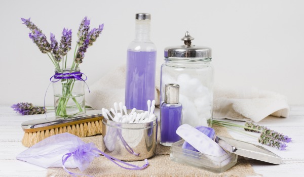 ¿Cómo asegurar un aroma agradable en el baño? Notas aromáticas y métodos prácticos