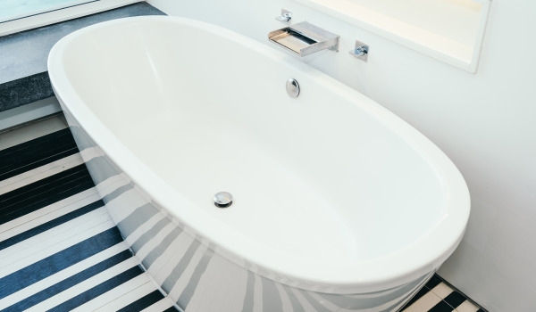 ¿Para qué sirve una mampara en la bañera?