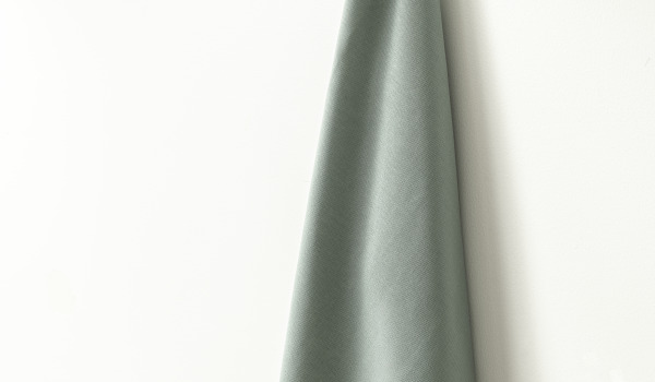 ¿Con qué se deben pegar los ganchos en el baño?