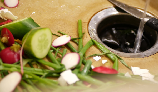 Triturador de fregadero: ¿cómo funciona un triturador de residuos debajo del fregadero? ¿Vale la pena?