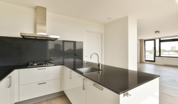 ¿Cómo separar la cocina de la sala de estar? Métodos que vale la pena conocer