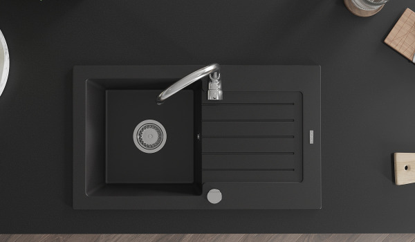 ¿Con qué limpiar un fregadero negro? Unas prácticas recomendaciones