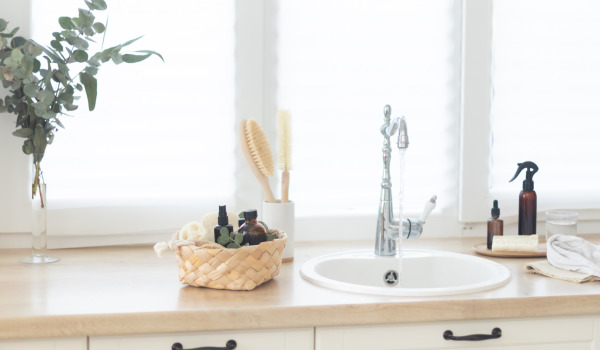 Fregadero bajo la ventana en la cocina - ¿sí o no?