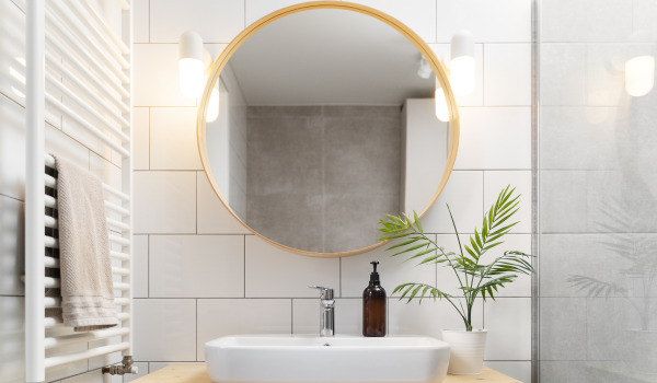 ¿Cómo elegir el espejo ideal para el baño?