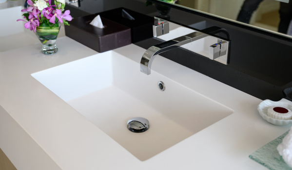 ¿Tapón para lavabo con rebosadero o sin él?