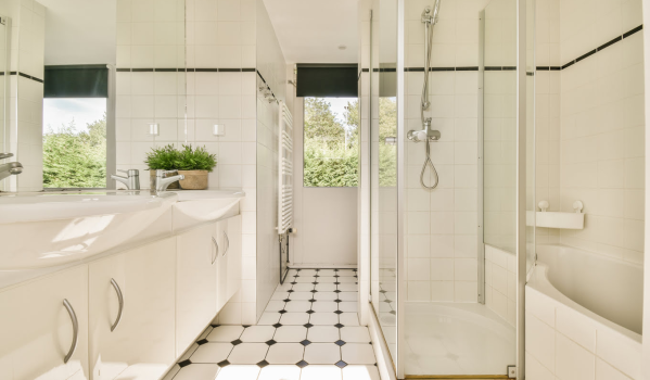 ¿Cómo medir el radio del plato de ducha?