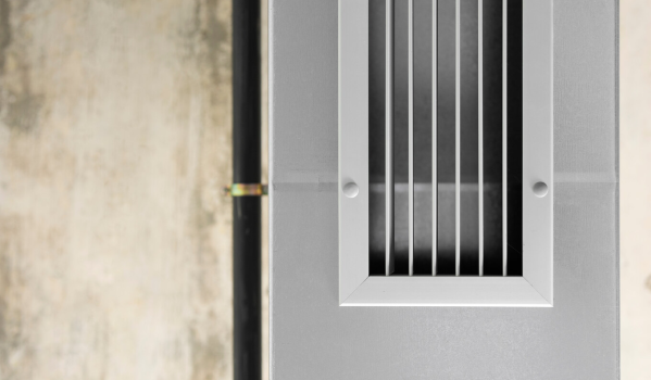 ¿Cómo conectar un ventilador de baño a la iluminación?