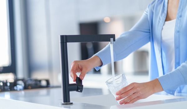 ¿Qué filtro de agua potable debajo del fregadero elegir? ¿Cómo funciona?