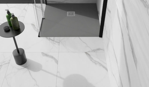 ¿Cómo limpiar un sifón en el plato de ducha y el desagüe lineal?