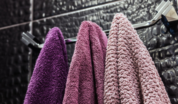 ¿Cómo colgar ganchos en tacos?