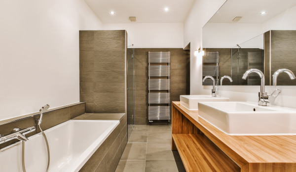 Sistema de bañera empotrado - la base de un baño moderno