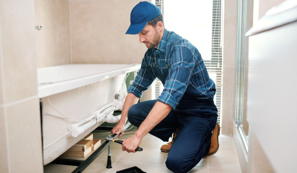 ¿Cómo conectar una bañera rectangular?